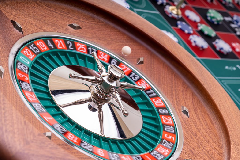 Roulette Wheel & Table Side View