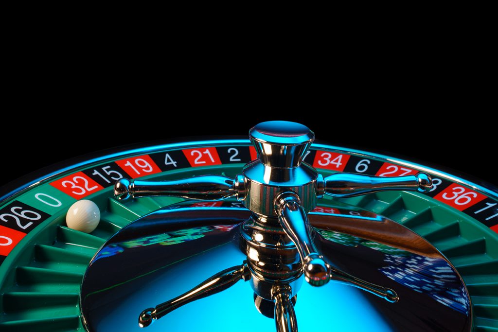 Stationary roulette wheel